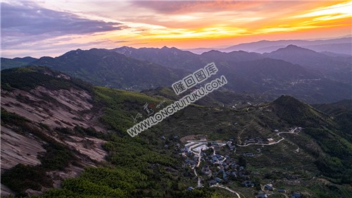 大托村的火烧云